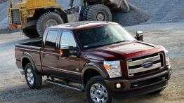 Ford serii F Super Duty 2015 - widok z przodu