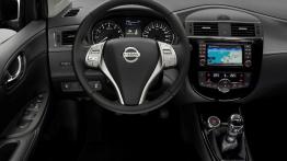 Nissan Pulsar 1.6 DIG-T (2015) - kokpit