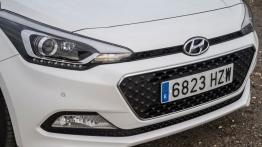 Hyundai i20 II Hatchback Kappa 1.4 MPI (2015) - zderzak przedni