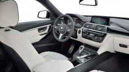 BMW 340i M Sport F30 Sedan Facelifting (2015) - widok ogólny wnętrza z przodu