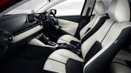 Mazda Demio IV (2015) - widok ogólny wnętrza z przodu