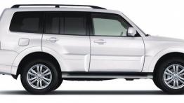 Mitsubishi Pajero IV Facelifting (2015) - prawy bok