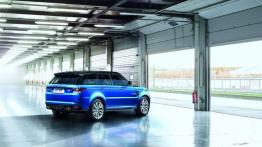 Land Rover Range Rover Sport II SVR (2015) - widok z tyłu