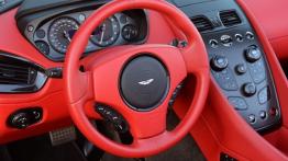 Aston Martin Vanquish Volante (2015) - kokpit