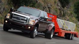Ford serii F Super Duty 2015 - widok z przodu