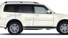 Mitsubishi Pajero IV Facelifting (2015) - prawy bok