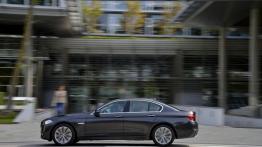 BMW serii 5 F10 518d Sedan (2015) - lewy bok