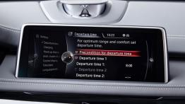 BMW X5 III xDrive40e (2015) - ekran systemu multimedialnego