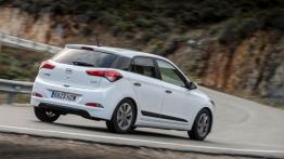 Hyundai i20 II Hatchback Kappa 1.4 MPI (2015) - prawy bok