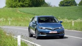 Toyota Auris II Hatchback Facelifting Hybrid (2015) - widok z przodu