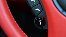 Aston Martin Vanquish Volante (2015) - sterowanie w kierownicy