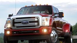 Ford serii F Super Duty 2015 - widok z przodu