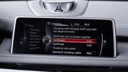 BMW X5 III xDrive40e (2015) - ekran systemu multimedialnego