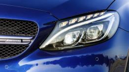 Mercedes C 63 AMG S (BR 205) kombi 2015 - lewy przedni reflektor - wyłączony