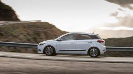 Hyundai i20 II Hatchback Kappa 1.4 MPI (2015) - lewy bok