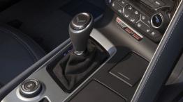 Chevrolet Corvette C7 Z06 Cabrio (2015) - dźwignia zmiany biegów