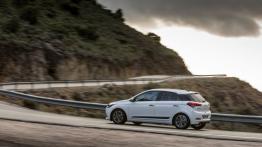 Hyundai i20 II Hatchback Kappa 1.4 MPI (2015) - lewy bok