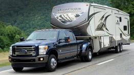 Ford serii F Super Duty 2015 - widok z przodu
