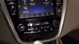 Nissan Murano III (2015) - konsola środkowa