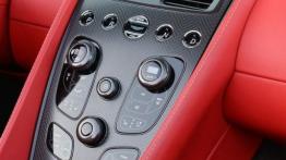 Aston Martin Vanquish Volante (2015) - konsola środkowa