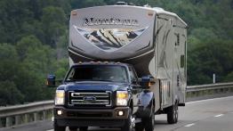 Ford serii F Super Duty 2015 - widok z przodu