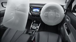 Mitsubishi Triton 2015 - schemat działania poduszek powietrznych