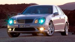 Mercedes Klasa E 55 AMG - widok z przodu