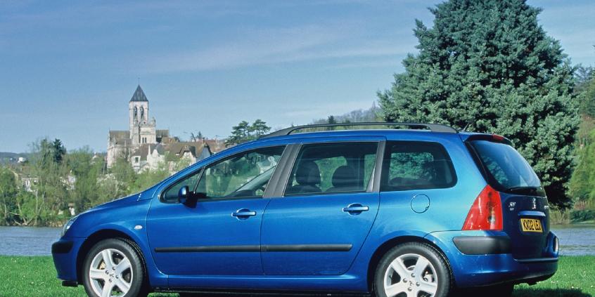 Tanie auta dla dużej rodziny. 5 propozycji w cenie do 25 tys. zł