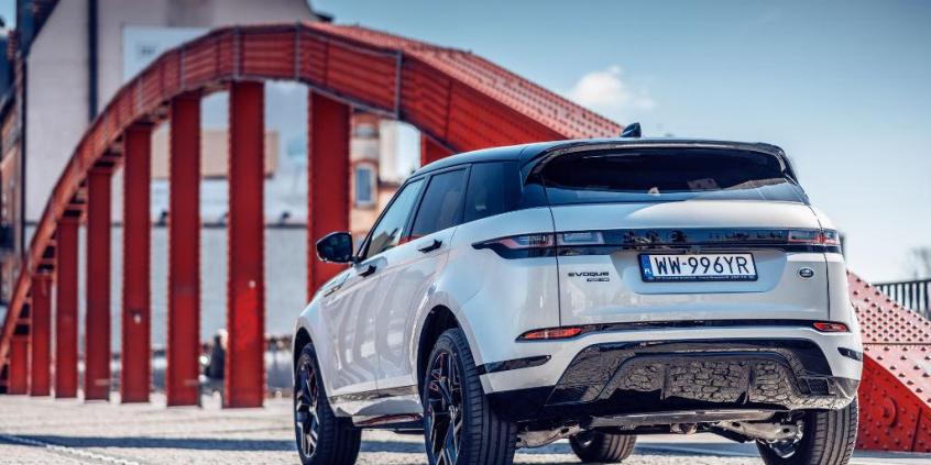 Range Rover Evoque po zmianach staje się hybrydą