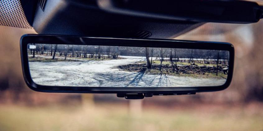 Range Rover Evoque po zmianach staje się hybrydą