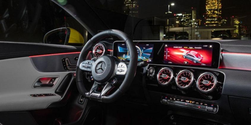 Ponad 300 KM w małym coupe Mercedesa