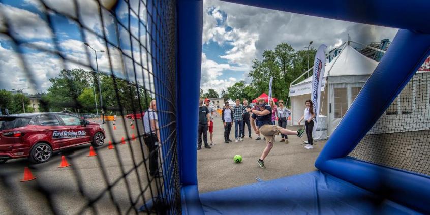 Ford Driving Skills for Life. Ford przeszkoli za darmo młodych kierowców