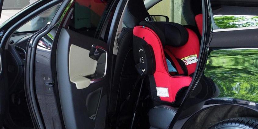 Dlaczego podróż tyłem do kierunku jazdy jest bezpieczniejsza?