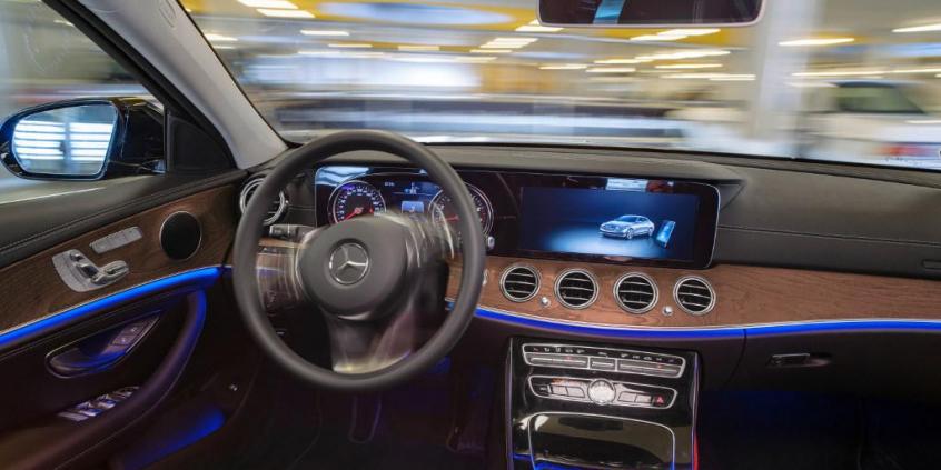 Mercedes i Bosch uruchomiły pierwszy w pełni autonomiczny parking