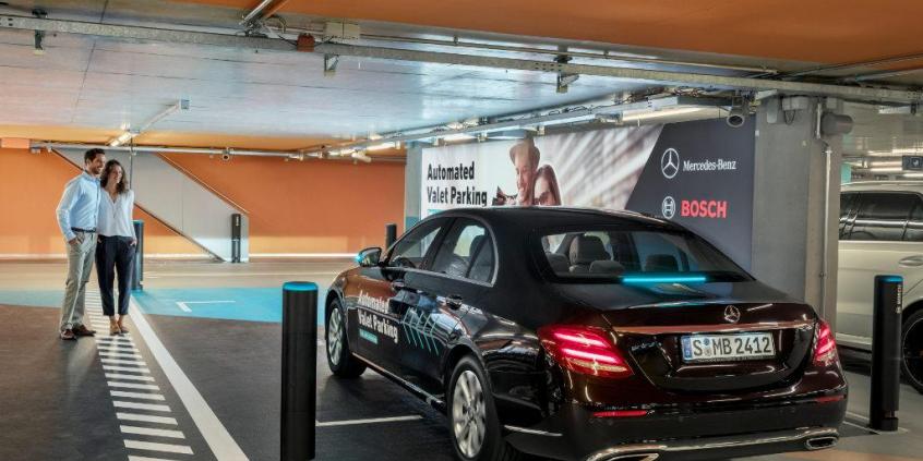 Mercedes i Bosch uruchomiły pierwszy w pełni autonomiczny parking