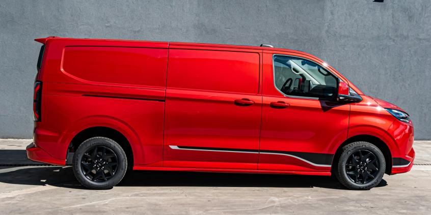 Test: Ford Transit Custom Van L1 PHEV Sport. Hybrydowy dostawczak to już nie fanaberia a wybór z rozsądku