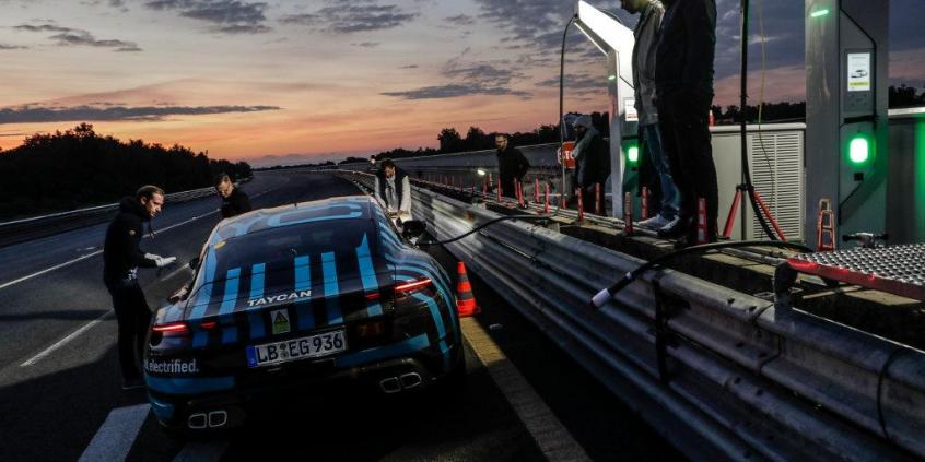 Prawie 3,5 tysiąca kilometrów elektrycznym Porsche w ciągu jednej doby