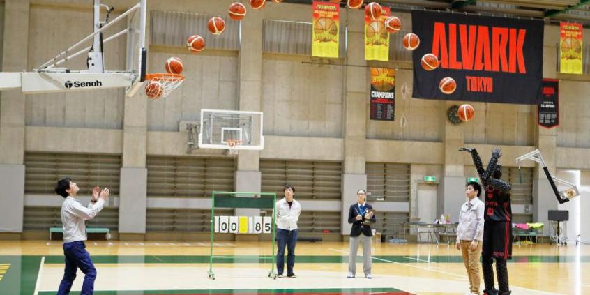 Robot Toyoty gra w koszykówkę i bije rekord Guinessa