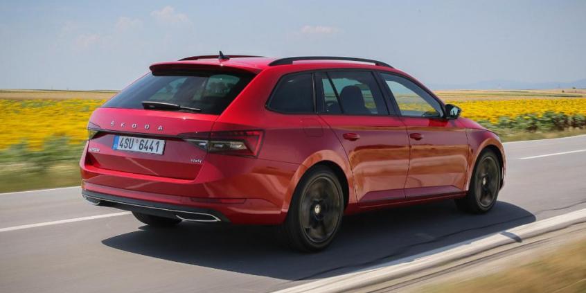 Odświeżona Skoda Superb z polskimi cenami