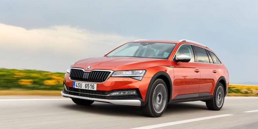 Odświeżona Skoda Superb z polskimi cenami