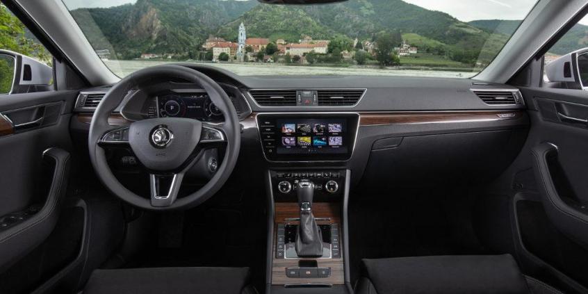 Odświeżona Skoda Superb z polskimi cenami
