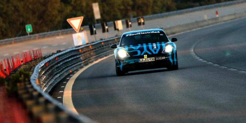 Prawie 3,5 tysiąca kilometrów elektrycznym Porsche w ciągu jednej doby