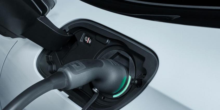 Hybrydowy Peugeot 508 jednak bardziej eko i z większym przebiegiem