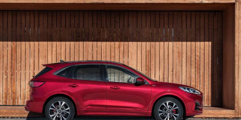 Oto nowy Ford Kuga. I od razu w aż trzech wersjach hybrydowych
