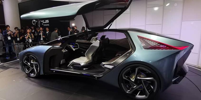 Lexus zaskakuje nie tylko elektrycznym napędem