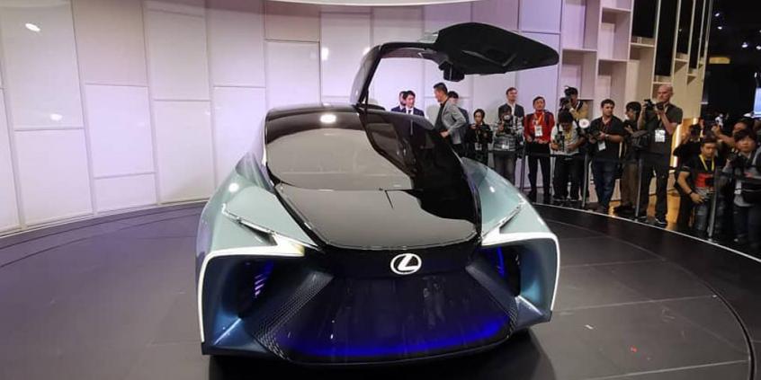 Lexus zaskakuje nie tylko elektrycznym napędem