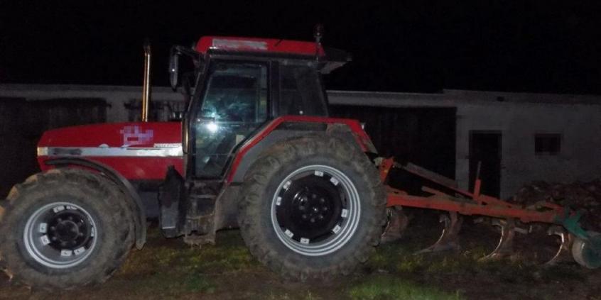 Zaorał kawałek drogi