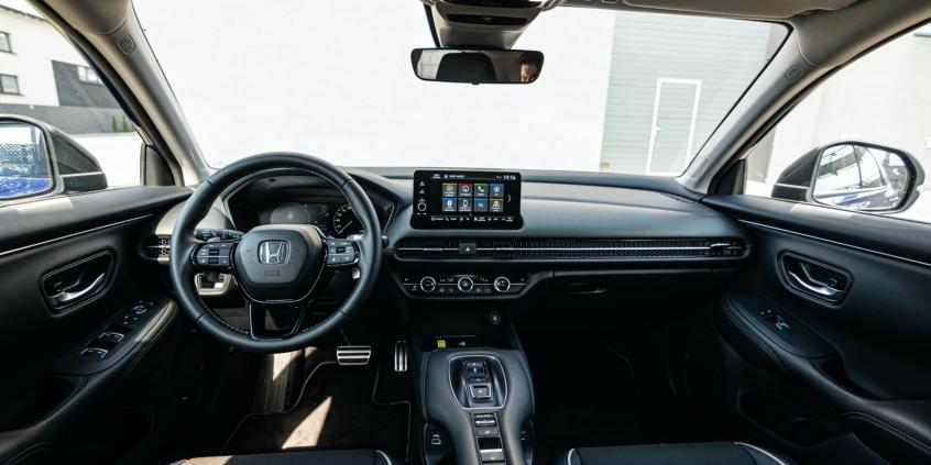 Porównanie: Toyota Corolla Cross vs Honda ZR-V vs Nissan Qashqai. Japońskie hybrydy dla Kowalskiego