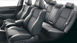 Toyota Avensis 2006 - widok ogólny wnętrza