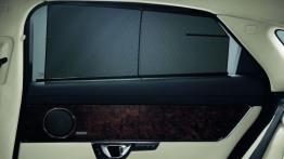 Jaguar XJ X351 Facelifting (2016) - osłona przeciwsłoneczna z tyłu